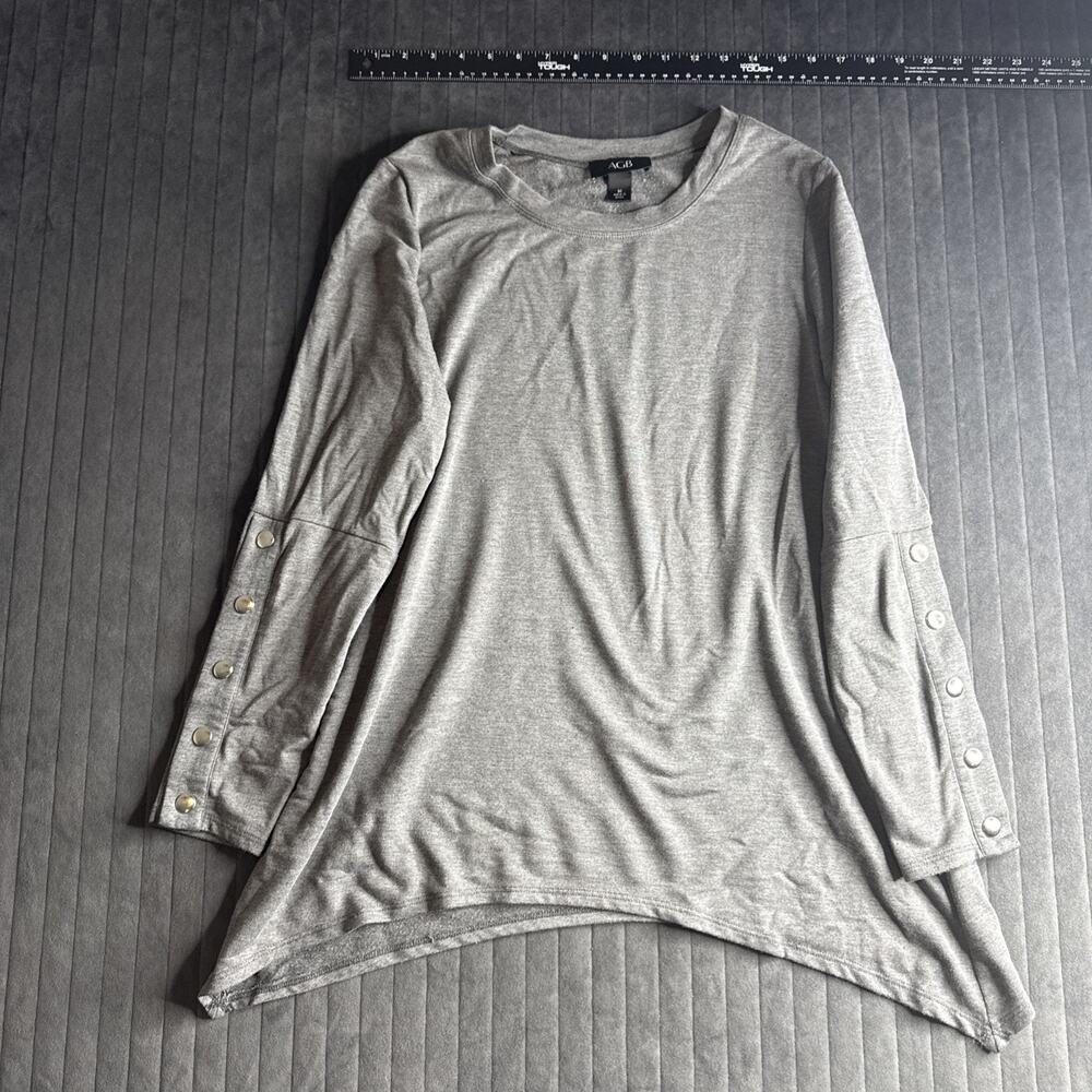 AGB brand top features distinctive button details
